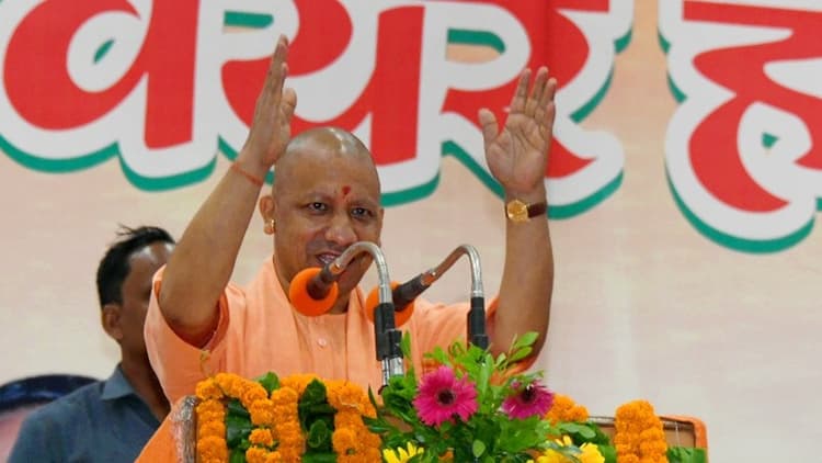 गोरखपुर: सीएम योगी ने वेयरहाउस का किया उद्घाटन, 30 करोड़ की लागत से हुआ निर्माण, पूर्वांचल को होगा लाभ