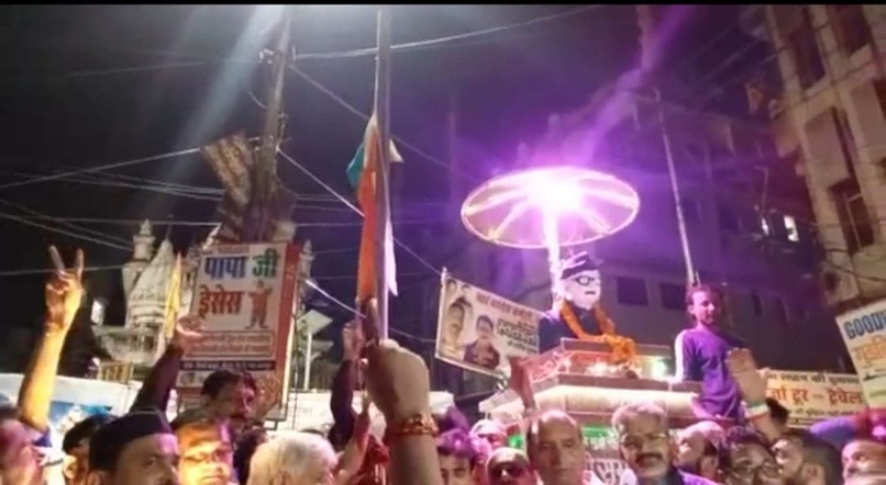 Independence Day 2023: कानपुर में बीच सड़क पर तारीख बदलते ही फहरा था तिरंगा, क्रांतिकारियों से जुड़ा है इतिहास