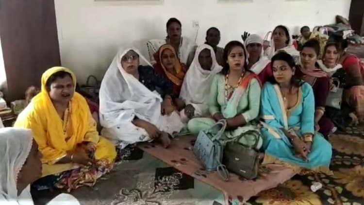 Independence Day 2023: अलीगढ़ में किन्नरों ने हिंदुस्तान के लिए मांगी अमन-चैन और खुशहाली की दुआएं