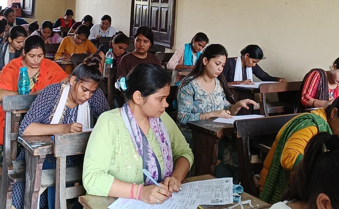 सात जिलों में 41 नोडल केंद्रों पर 48000 छात्र- छात्राओं की  बीएड की परीक्षा शुरू, एडमिट कार्ड देरी से अपलोड