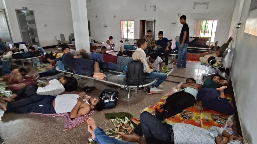 बिहार शिक्षक भर्ती परीक्षा के अभ्यर्थियों को नहीं मिल रही रहने की जगह, होटलों में वसूला जा रहा मनमाना किराया