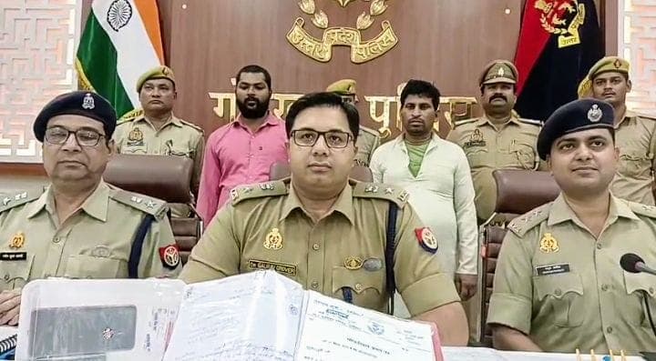 सीएम योगी का ओएसडी बन करता था जालसाजी, ठगी का तरीका जान पुलिस भी चकराई, दो गिरफ्तार