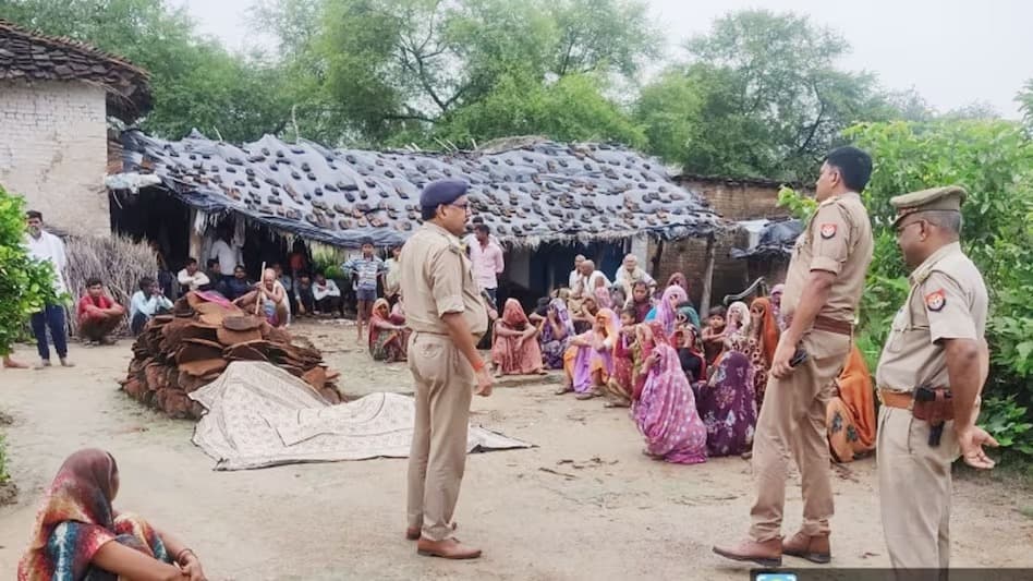 बांदा में बदमाशों ने दिनदहाड़े घर में घुसकर जेल से छूटे शख्स को मारी गोली, पत्नी बोली- चाल चलन था गलत