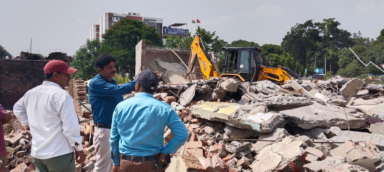 पर्यटन स्थल बनेगा बरेली का डेलापीर तालाब, बुलडोजर ने 5 करोड़ की भूमि कब्जा मुक्त कराई , जानें मामला...