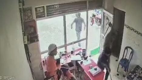 गोरखपुर: पेट्रोल टंकी पर तेल का पैसे मांगने पर कर्मी की कर दी पिटाई, घटना CCTV में हुई कैद, आरोपी गिरफ्तार