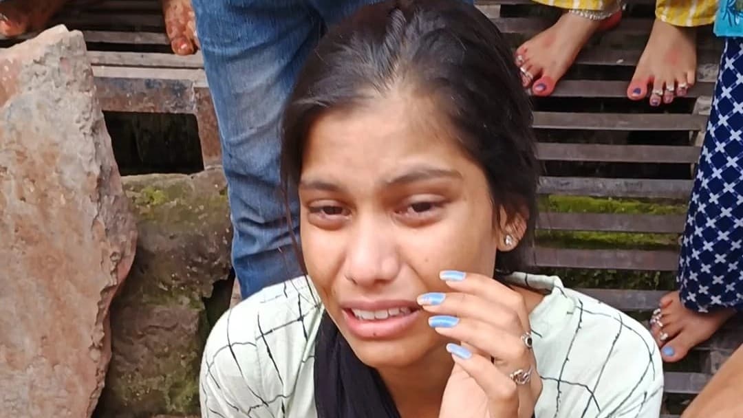 आगरा: सिलेंडर में आग लगने से झुलसी युवती, फायर ब्रिगेड की टीम ने कड़ी मशक्कत के बाद पाया काबू