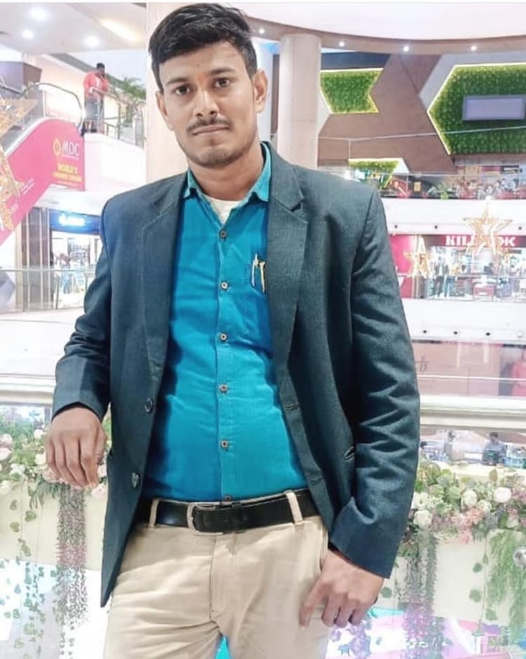 परिवार के साथ पार्टी करने आगरा के 4 स्टार होटल में ठहरा फार्मेसी कंपनी के कर्मचारी की तीसरी मंजिल से गिरकर मौत