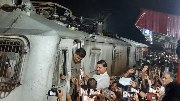 Video: आरा-टाटानगर एक्सप्रेस के शुभारंभ से यात्रियों में खुशी, जानें टाइमिंग