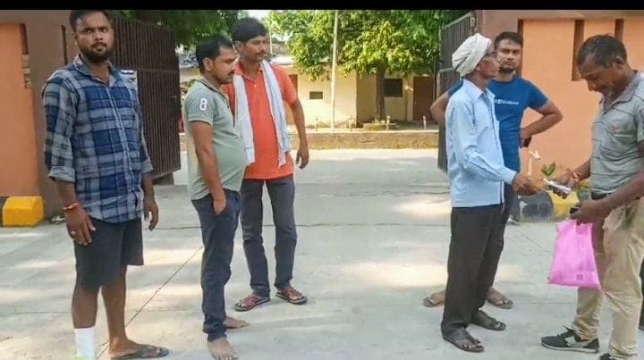 देवरिया: नर्सिंग होम में इंजेक्शन लगने के बाद 4 वर्षीय मासूम की मौत, परिजनों ने किया हंगामा