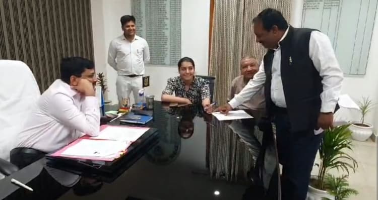 अलीगढ़: चाची-भतीजी को जल्द मिलेगा भारतीय नागरिकता, बोलें- पाकिस्तान में होता था उत्पीड़न