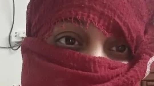 अलीगढ़: हिंदू बन कर किया विवाह, फिर त्यौहार मनाने पर लगाया लगाम, पीड़िता ने वीडियो जारी कर न्याय की लगाई गुहार