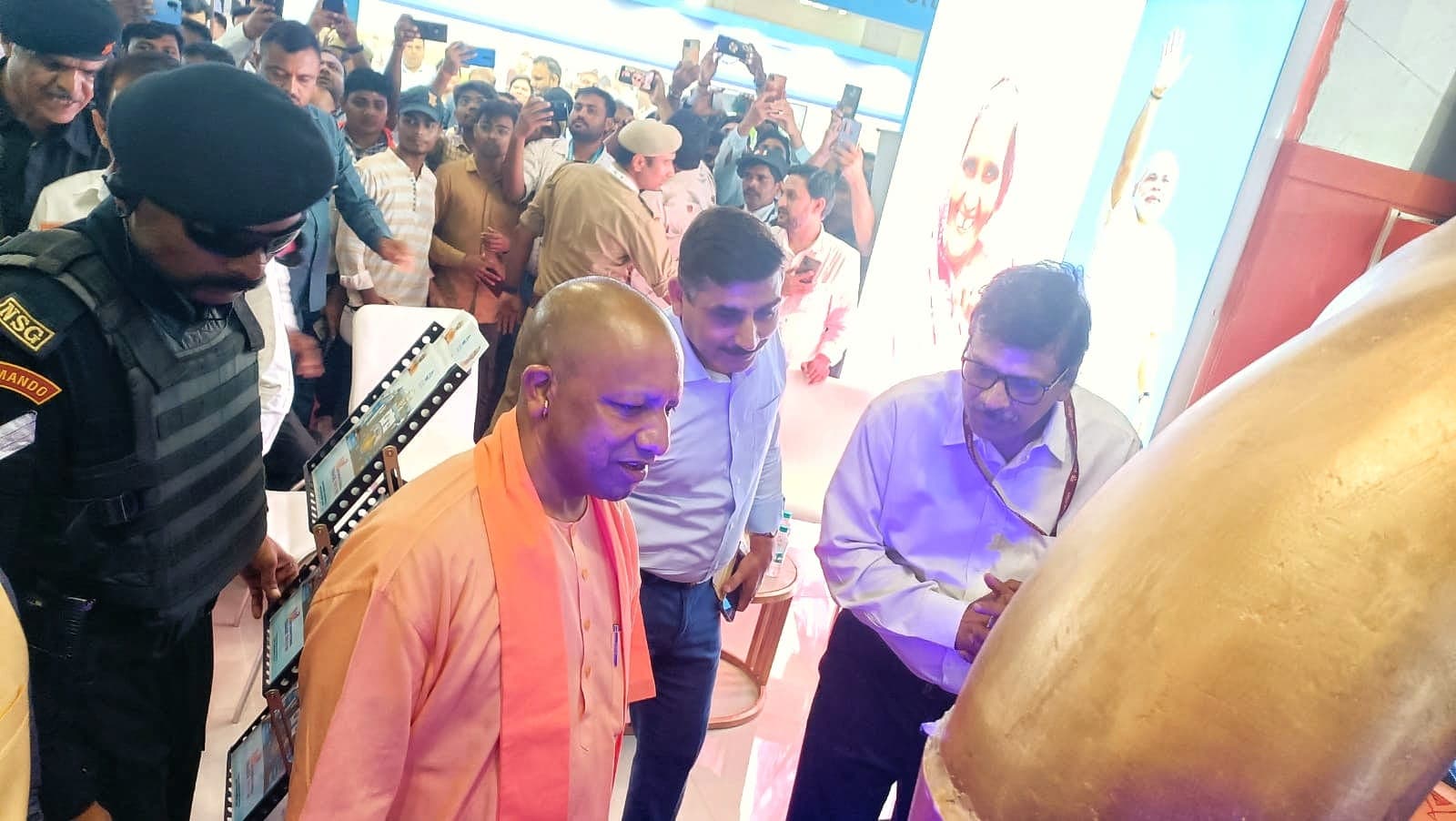 यूपी के पहले इंटरनेशनल ट्रेड शो का आकर्षण  "हर घर जल" बना , राष्ट्रपति ने भी मॉडल स्टाल को निहारा