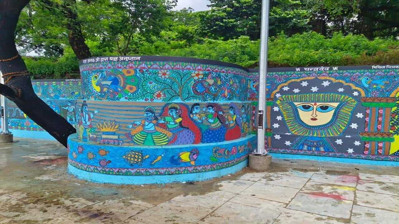 गया में सीता पथ पर बन रही भारत की सबसे लंबी मिथिला पेंटिंग, मां सीता के जीवन का किया गया है चित्रण