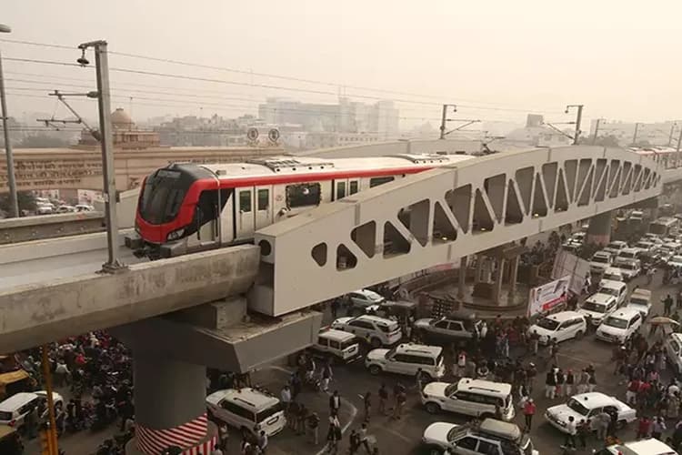 Lucknow Metro: कई सालों से अटका पड़ा है मेट्रो विस्तार काम, जानें ना हो पाने की वजह