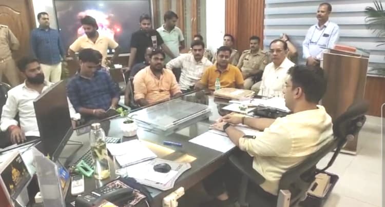 UP News: ADA के जेई और एई पर भाजपा पदाधिकारी ने लगाये भ्रष्टाचार के आरोप, बिना रुपये लिये नहीं करते हैं काम