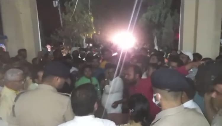 अलीगढ़: राम बारात के मार्ग को लेकर दो समुदाय में हुआ विवाद, एक युवक घायल, मौके पर भारी पुलिस फोर्स तैनात