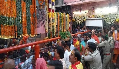 शारदीय नवरात्र के पहले दिन मां विंध्‍यवासिनी के दर पर उमड़ा श्रद्धा का सैलाब, माता के जयकारे से गूंजा धाम