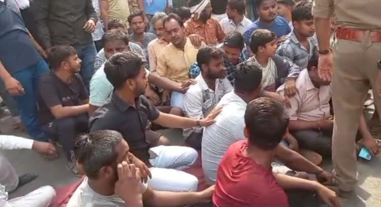 अलीगढ़: राम बारात पर हमला करने के आरोप में  पांच लोग हिरासत में, हिंदूवादी कर रहे सख्त कार्रवाई की मांग