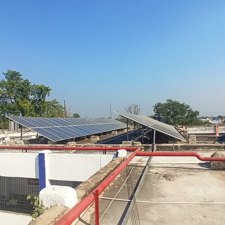 सदर अस्पताल कोडरमा का हाल, लाखों की लागत से लगा सोलर पावर प्लांट आज बेकार