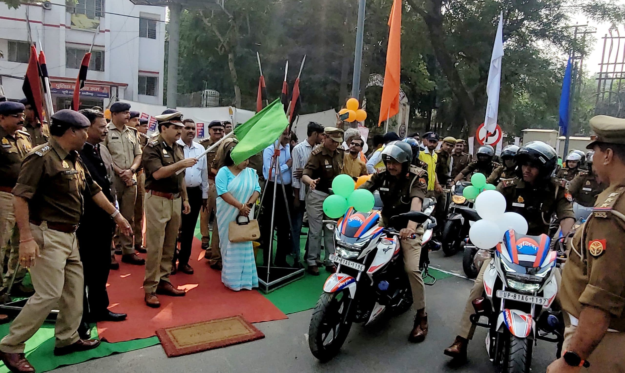 UP News : यातायात माह  में अलीगढ़ पुलिस स्कूलों में जाकर बच्चों को बताएगी सड़क पर चलने का सही तरीका