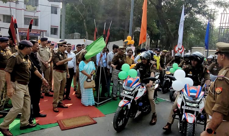 UP News : यातायात माह  में अलीगढ़ पुलिस स्कूलों में जाकर बच्चों को बताएगी सड़क पर चलने का सही तरीका