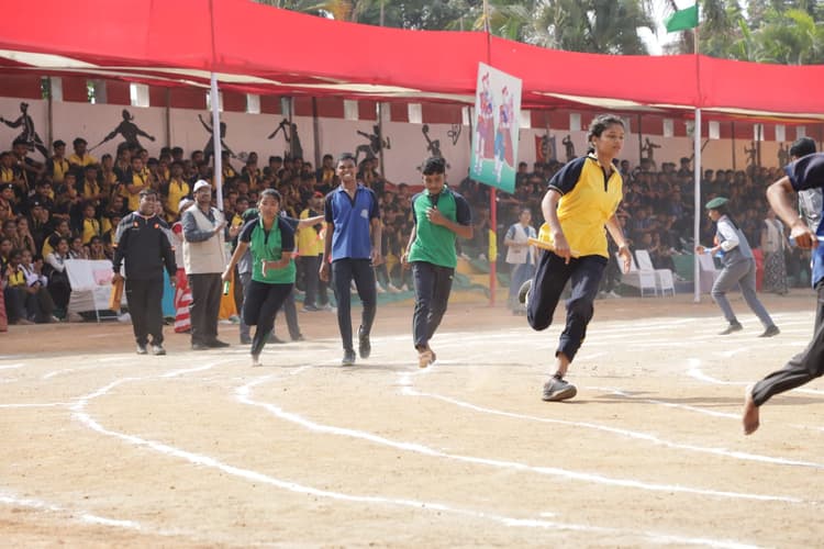 मनन विद्या मनरखन महतो स्कूल में बच्चों ने खेल में दिखाई प्रतिभा, मार्च पास्ट व बैंड डिस्प्ले से जीता दिल