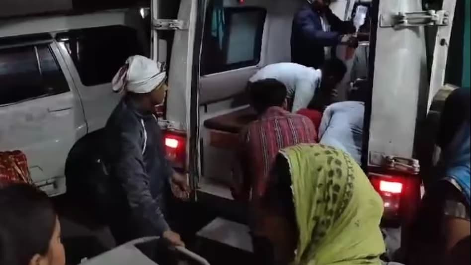 UP News: औरैया में प्रधान का बेटा पड़ोसी के घर के बाहर कर रहा था पेशाब, लाइट जला दी तो कर दी बुजुर्ग की हत्‍या