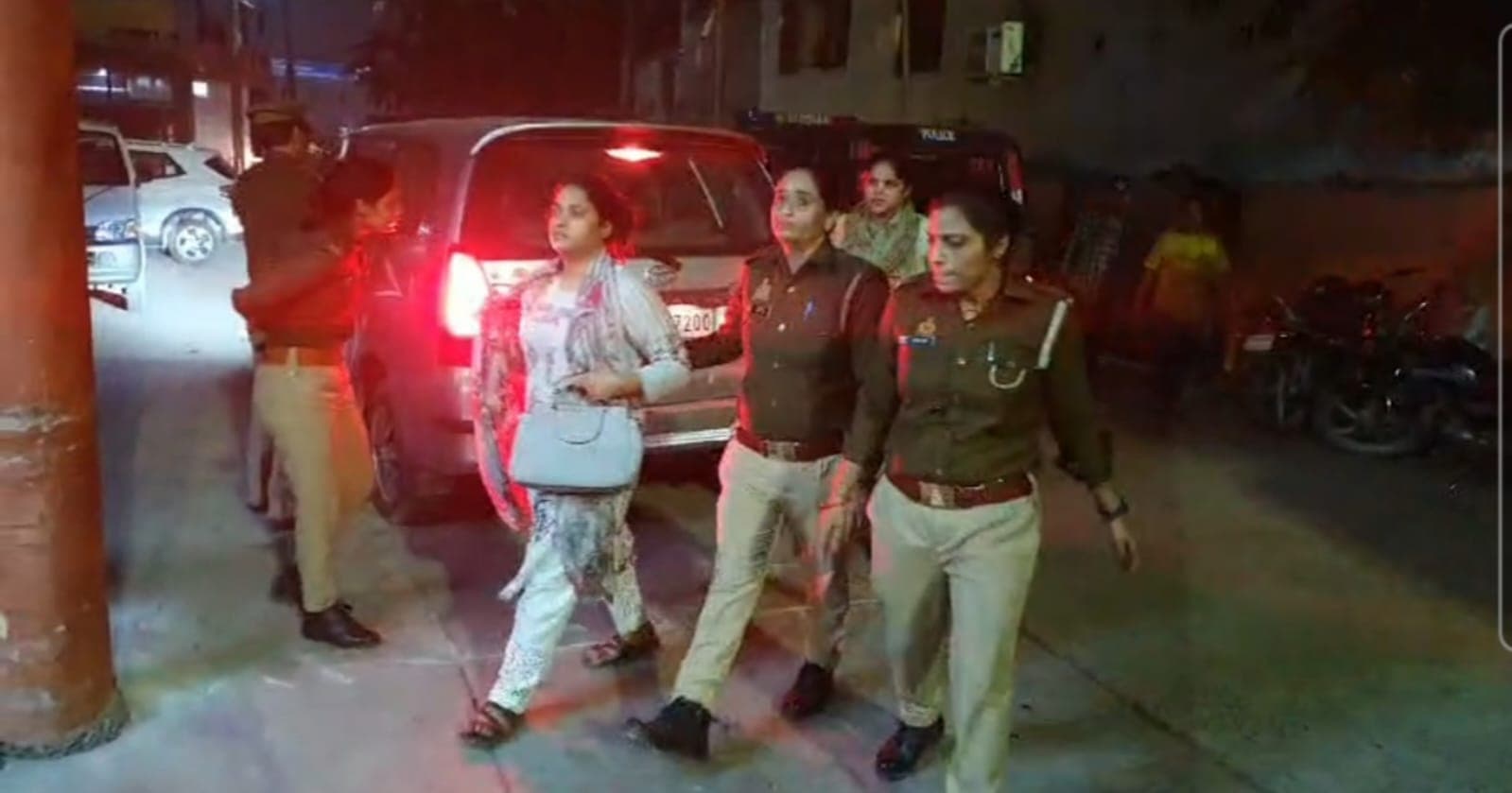 अलीगढ़: फिलिस्तीन के समर्थन में दो युवतियों ने लगाए धार्मिक नारे, मुकदमा दर्ज