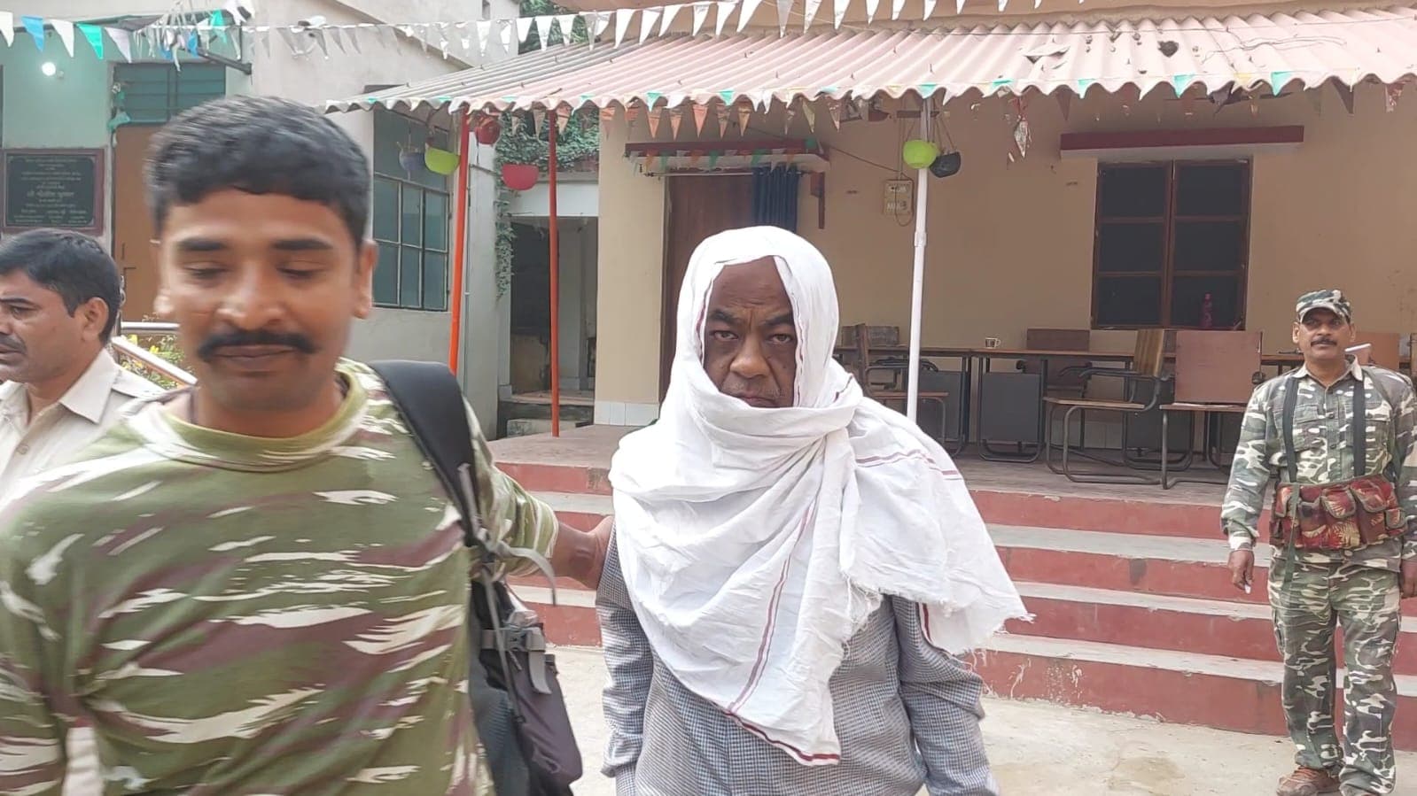 बिहार: लखीसराय के DTO मोहम्मद जिया उल्लाह गिरफ्तार, बालू का ठेका दिलाने के नाम पर ऐंठे थे लाखों रुपए