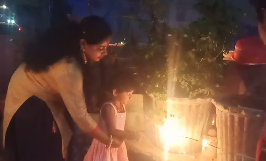 Diwali 2023: पटना में हर्षोल्लास के साथ मनायी गई दीपावली...दुल्हन की तरह सजा शहर