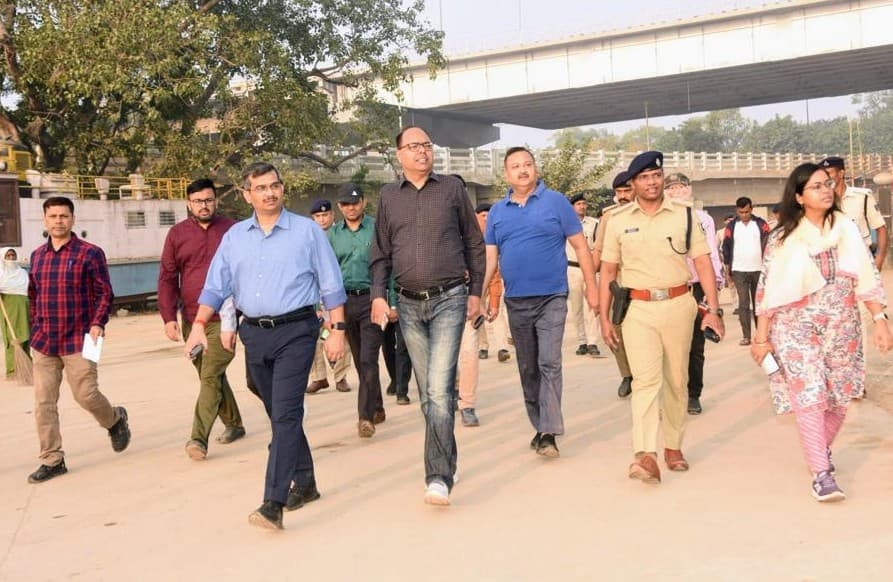 Chhath Puja 2023: छठ व्रतियों की व्यवस्था में  जुटा प्रशासन, डीएम- एसपी कर रहे गंगा घाटों का  निरीक्षण