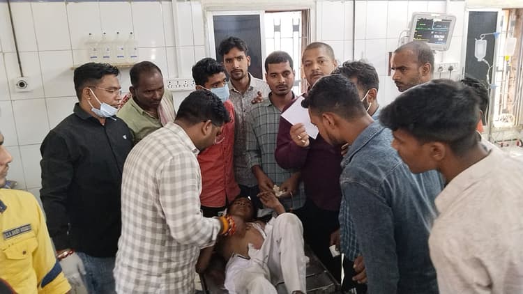 आरा में गोवर्धन पूजा के दौरान हर्ष फायरिंग, गौडाढ़ देख रहे तीन बच्चे गोली लगने से जख्मी