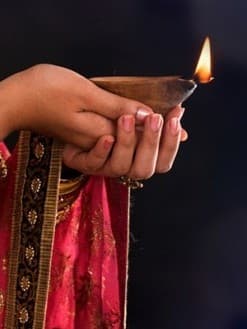 पीपल के पेड़ के नीचे कब और क्यों जलाना चाहिए दीपक