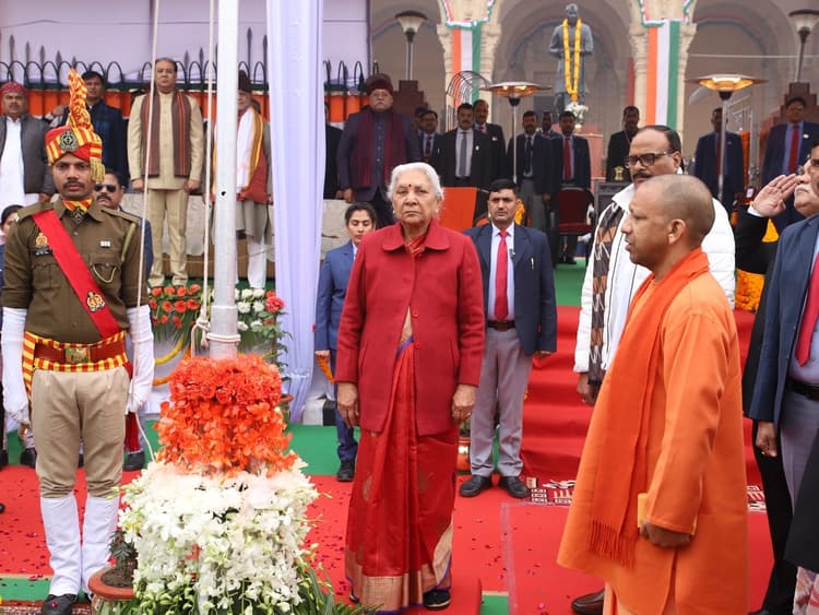 Republic Day 2024 : राज्यपाल आनंदीबेन पटेल ने विधानसभा पर फहराया तिरंगा, लखनऊ की सड़कों पर दिखा भीष्म-90 टैंक
