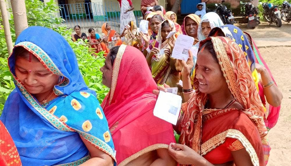 Jharkhand News: पंचायत चुनाव में 39,330 पद SC ST और OBC के लिए आरक्षित, 56 फीसदी पदों पर होंगी महिलाएं