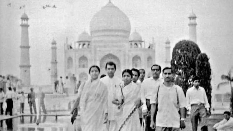 लता मंगेशकर 41 साल पहले ताजमहल देखने आगरा आईं थी, सड़कों पर उमड़ पड़ी थी भीड़, देखें अनसीन PHOTOS