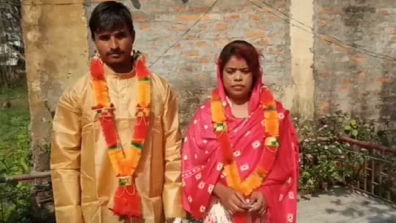 जहां मैं जाता हूं… वहीं चली आती हो… पीछा छुड़ाने के लिए भागता रहा प्रेमी, प्रेमिका ने ढूंढकर रचाई शादी