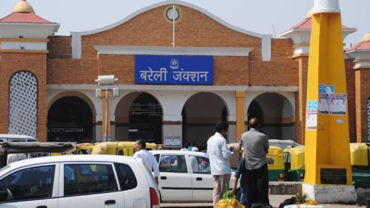 Indian Railways: ट्रेनों में सीट नहीं तो फ्लाइट के टिकट हुए महंगे, रक्षाबंधन पर भाई-बहनों का घर जाना मुश्किल