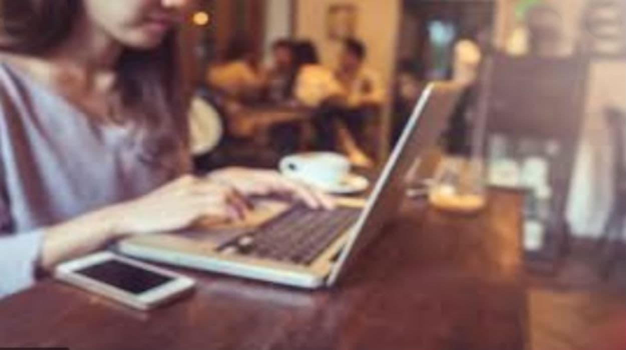 लॉकडाउन में वर्क फ्रॉम होम बनता जा रहा है सजा, तनाव और अनिद्रा समेत बेचैनी की बढ़ रही शिकायत