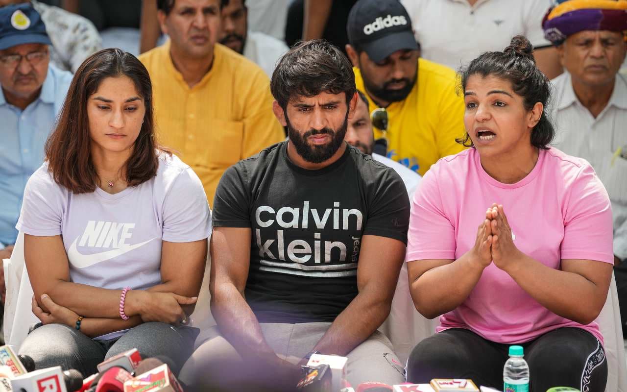 प्रदर्शन कर रहे पहलवानों ने सुप्रीम कोर्ट जाने की दी धमकी, खेल मंत्रालय ने WFI के चुनावों पर लगायी रोक