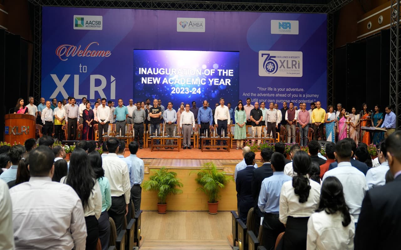 XLRI में इंजीनियरिंग बैकग्राउंड वाले स्टूडेंट्स का दबदबा घटा, डायरेक्टर बोले- जीवन में संघर्ष से नहीं भागे