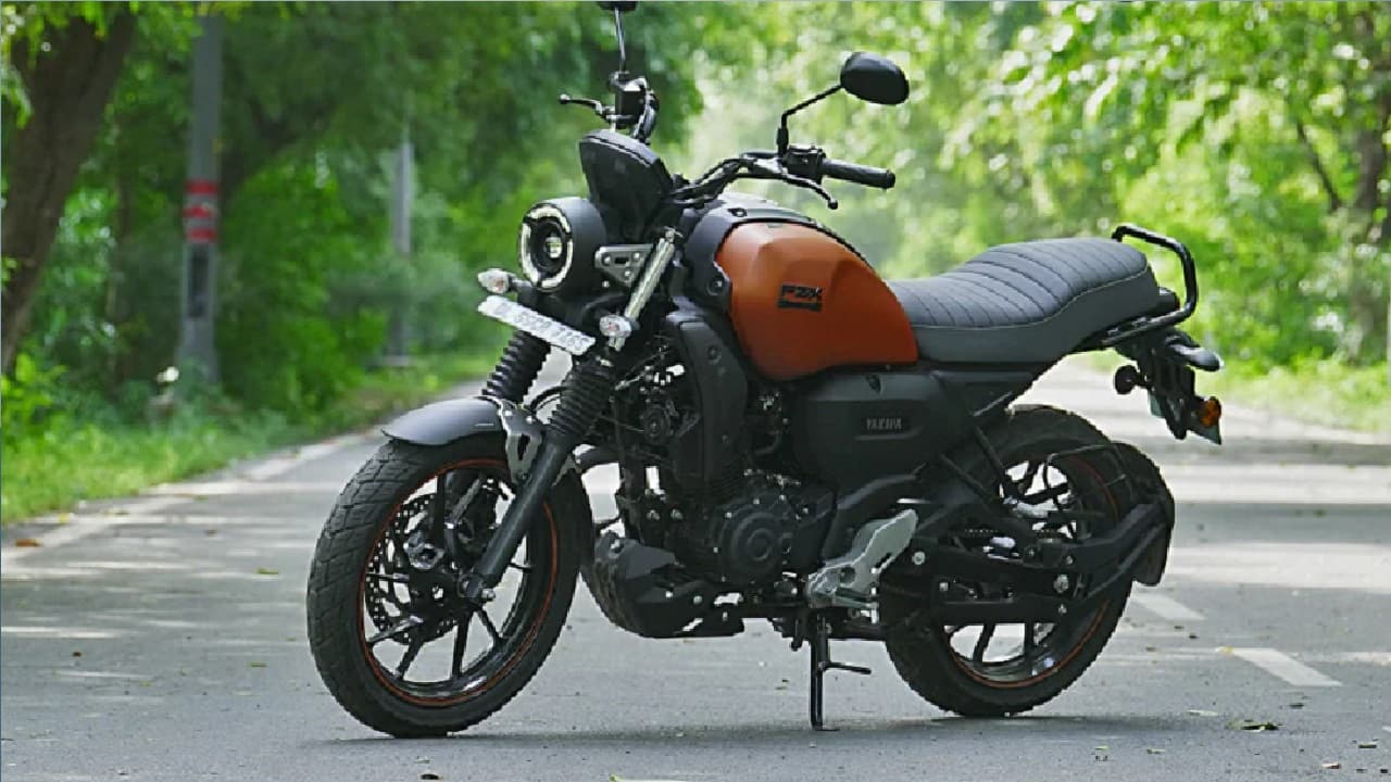 सुजुकी Gixxer और टीवीएस Apache RTR 160 4V को पछाड़ने आई Yamaha की ये बाइक, दाम भी कम