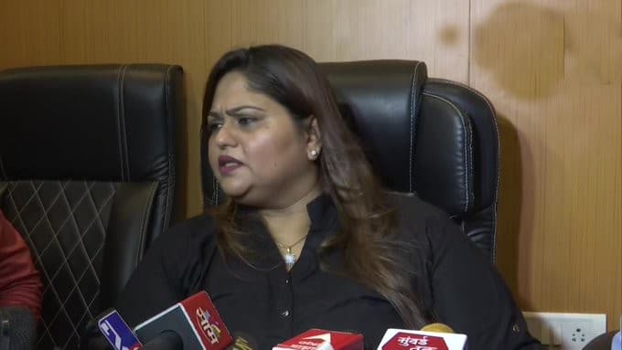 समीर वानखेड़े की बहन ने किया महिला आयोग का रुख, नवाब मलिक के खिलाफ की शिकायत