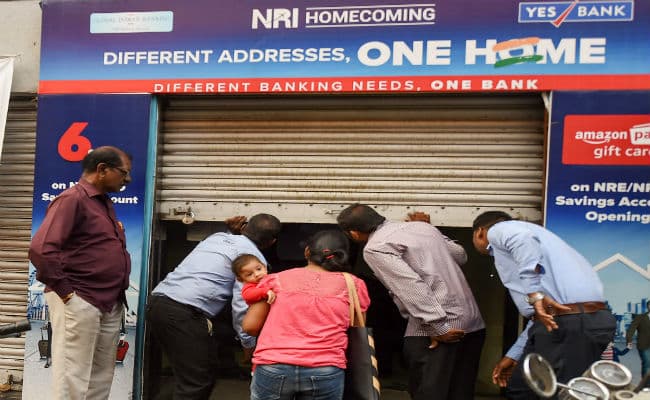 येस बैंक से बड़ा झटका : स्टॉक मार्केट में जोरदार गिरावट से इन्वेस्टर्स की डूब गयी 3.28 लाख करोड़ रुपये की पूंजी