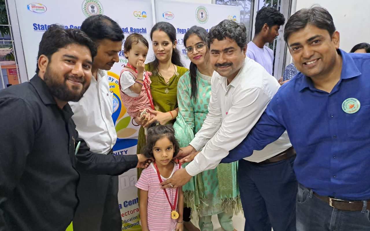 International Yoga Day: आयुष विभाग ने विजयी प्रतिभागियों को किया पुरस्कृत, 21 जून को 4000 लोग करेंगे योग