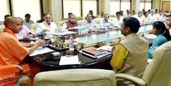 Coronavirus News: ओमिक्रॉन ने बढ़ाई योगी सरकार की टेंशन, क्रिसमस और न्यू ईयर सेलिब्रेशन पर सख्ती के निर्देश