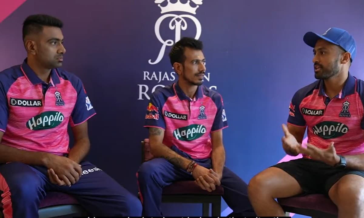 जब युजवेंद्र चहल को एक खिलाड़ी ने 15वीं मंजिल की बालकनी से लटका दिया था, खुद ही किया चौंकाने वाला खुलासा जब युजवेंद्र चहल को एक खिलाड़ी ने 15वीं मंजिल की बालकनी से लटका दिया था, खुद ही किया चौंकाने वाला खुलासा