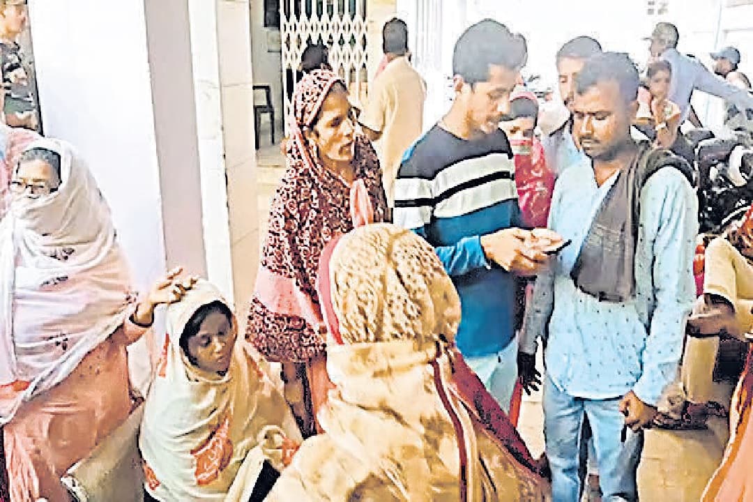 दो महीने में ही प्यार का दुखद अंत: घर से भागकर की शादी, अब फंदे से लटका मिला शव, ससुराल वाले घर छोड़ भागे