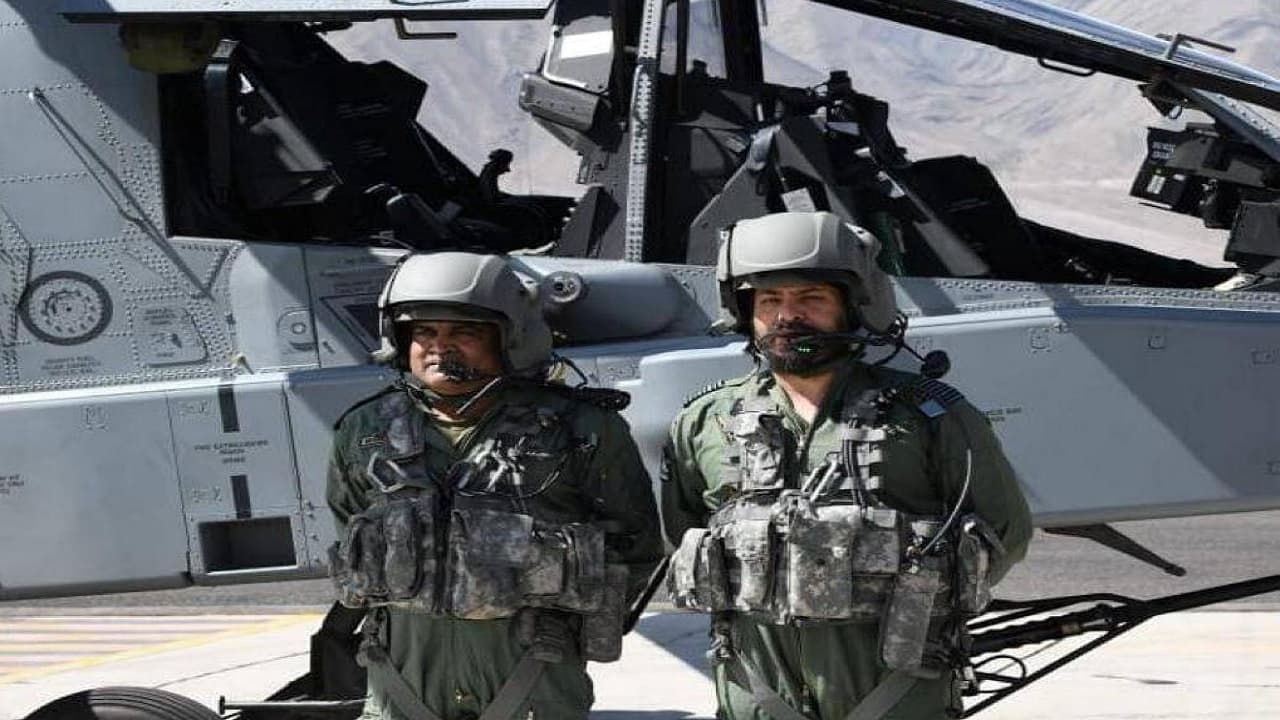 Apache Helicopter News: लद्दाख में चीन का हाल बेहाल करेगा अपाचे हेलिकॉप्टर, जानिए इसकी ताकत