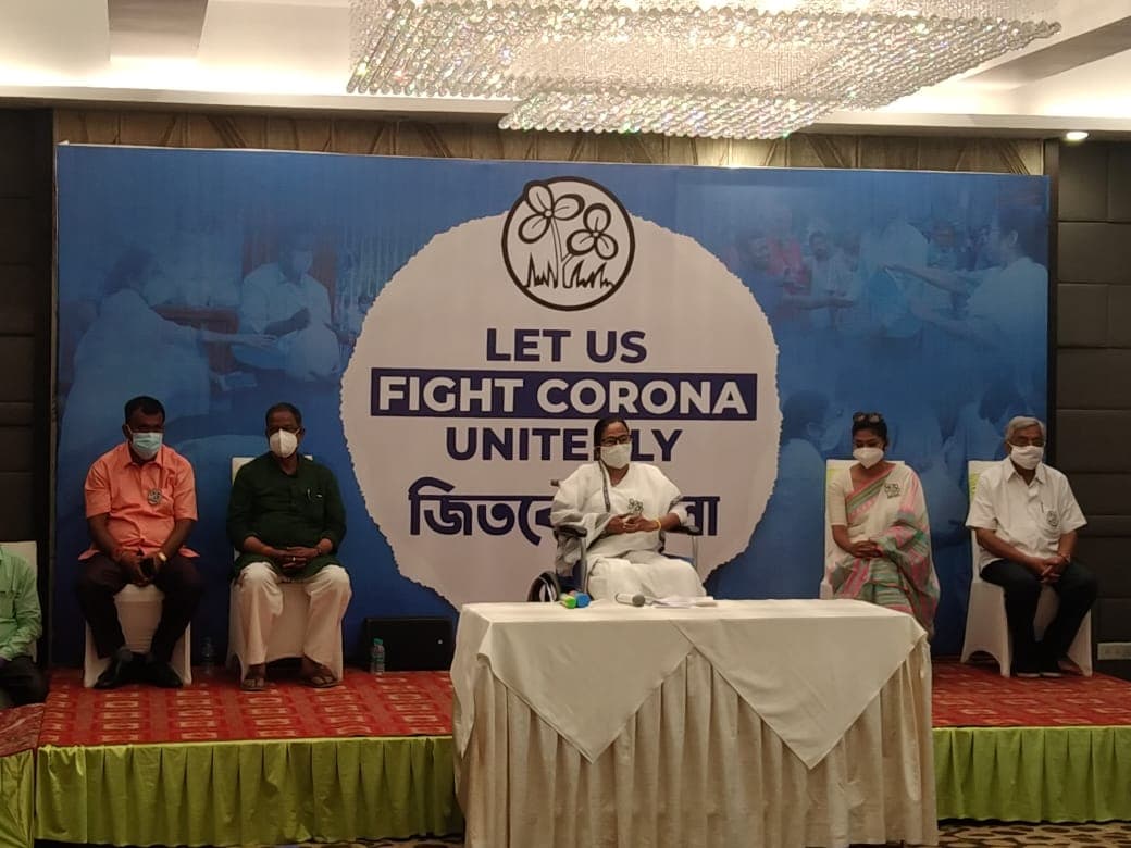 ममता बनर्जी के चुनाव आयोग पर गंभीर आरोप, अब बोलीं- बीजेपी के पीछे चलती है EC